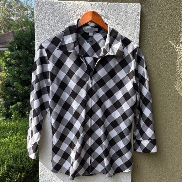 Foxcroft Wrinkle Free Shaped Fit Buffalo Checkered Shirt - Picture 1 of 8